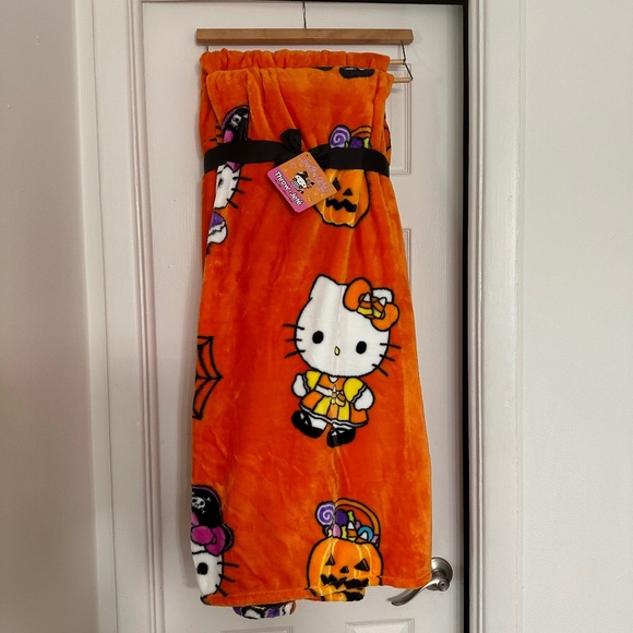 Hello Kitty Halloween Plush Blanket Bundle